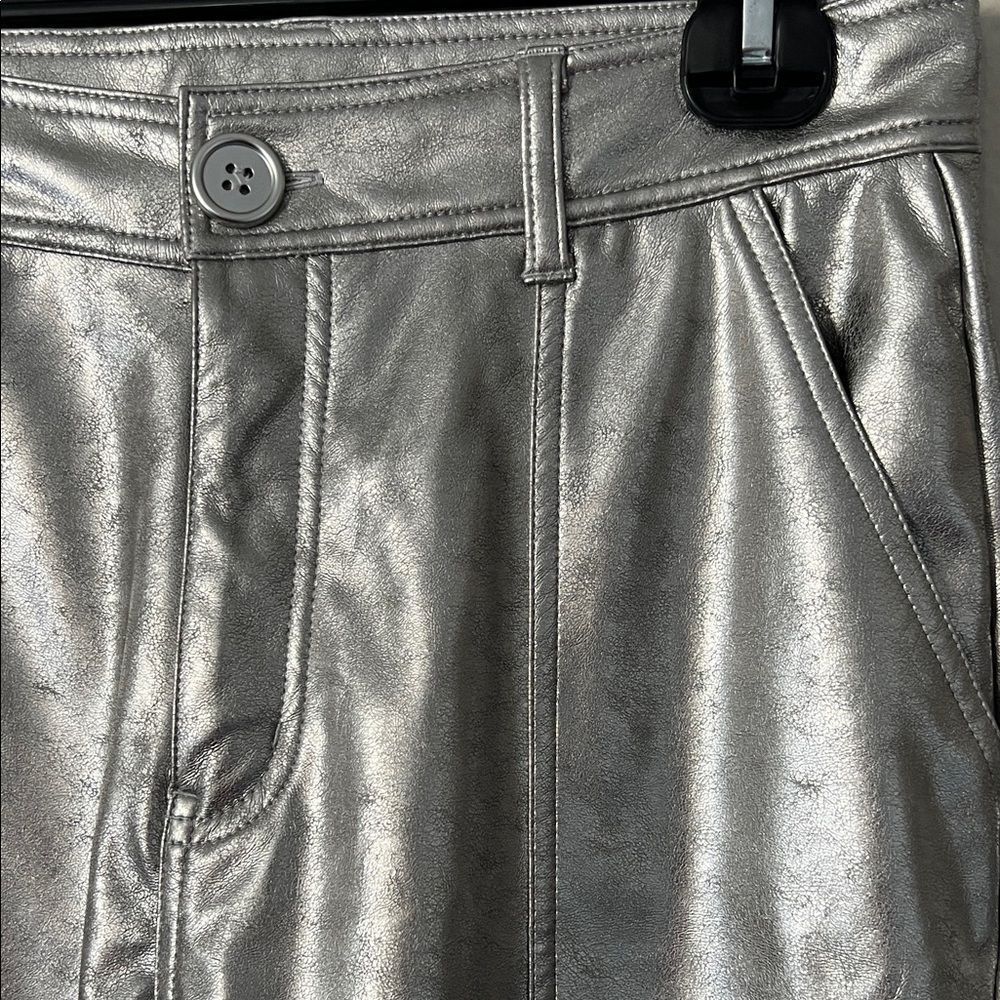 Nwt Lesley Evers Cheryl Silver Faux Leather Pants In Size S — image 3 of 8